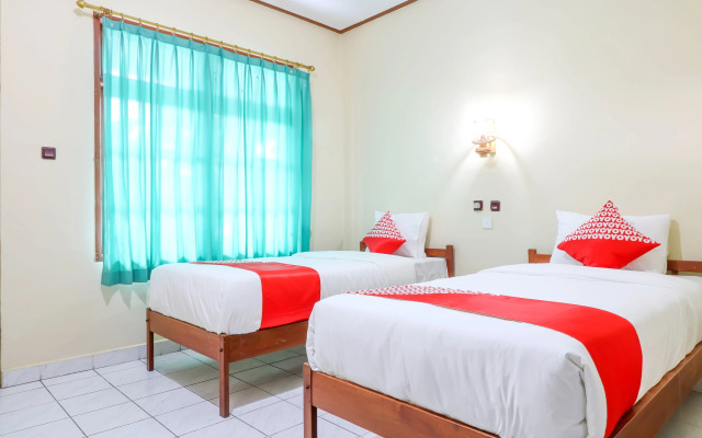 Super OYO 1654 Maha Bharata Kuta Inn