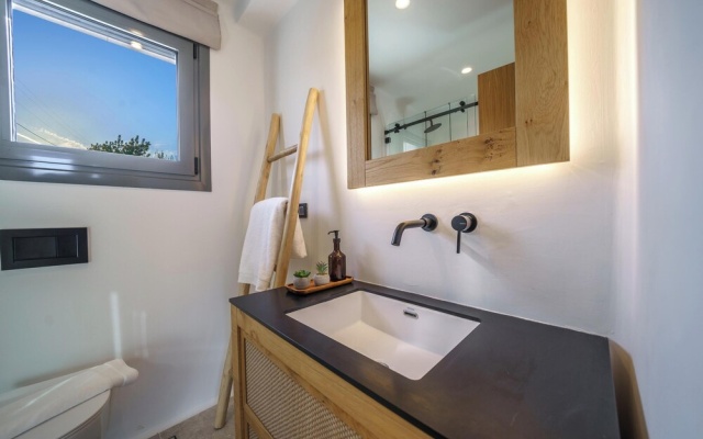 EAST VILLA by CYAMES