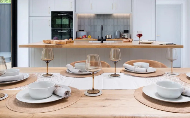 Fawns Keep - Hot Tub and Sauna Retreat