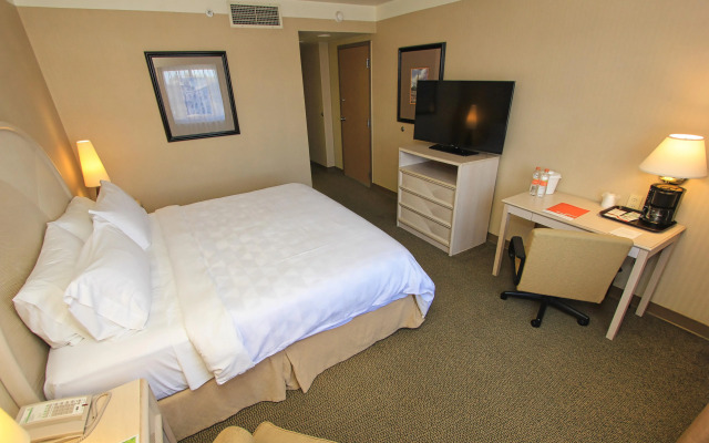 Holiday Inn Convention Center by IHG