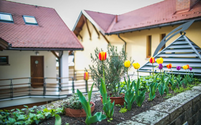 Imola Udvarhaz Hotel