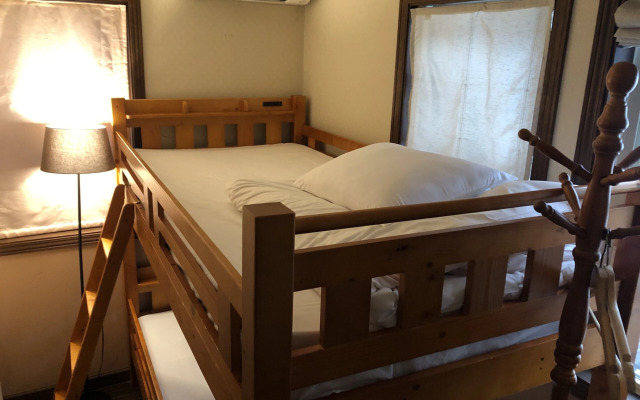 Iza Kamakura Guest House & Bar - Hostel