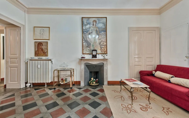 Porta Nuova Roomy Flat