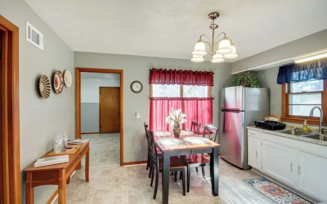 Missouri Escape w/ Furnished Patio, Near Downtown!
