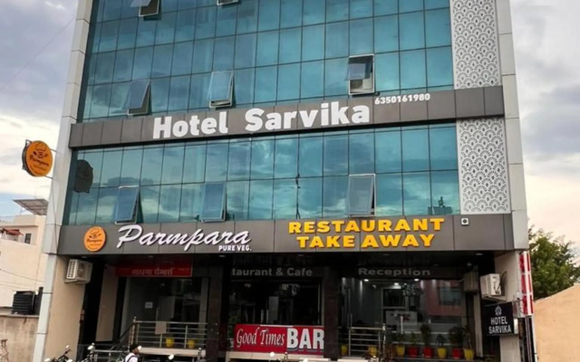 OYO 91695 Hotel Sarvika