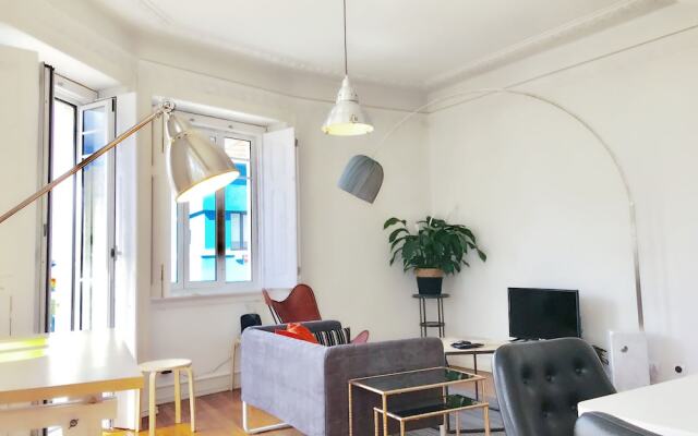 Avenidas Novas by Homing