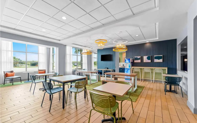 Spark by Hilton Victoria