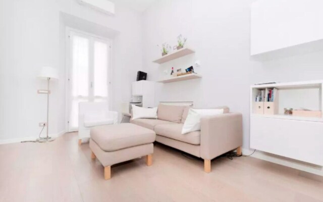 Modern and Beautiful 2 bed Flat Near the Colosseum