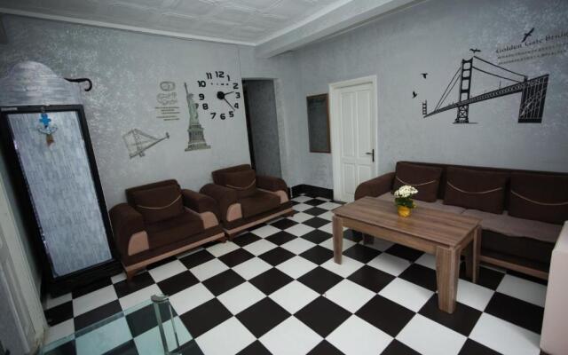 Hostel California