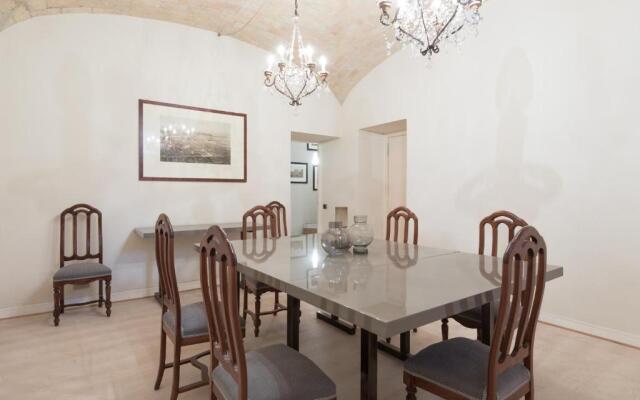 Amazing 4 bedrooms apartment with garden