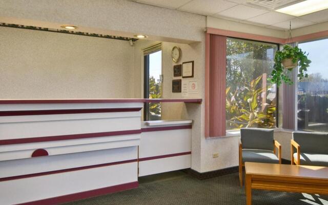 Travelodge by Wyndham Ridgeway Martinsville Area