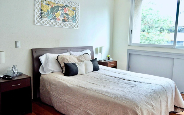 Amplio departamento en Nápoles con estacionamiento