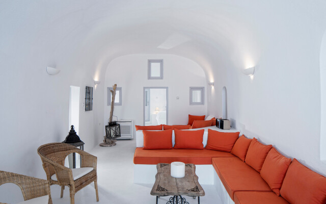 Villa Gaia, 3 bedroom villa with amazing views at Imerovigli