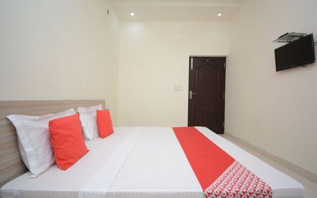 OYO 29034 Hotel Arora Inn