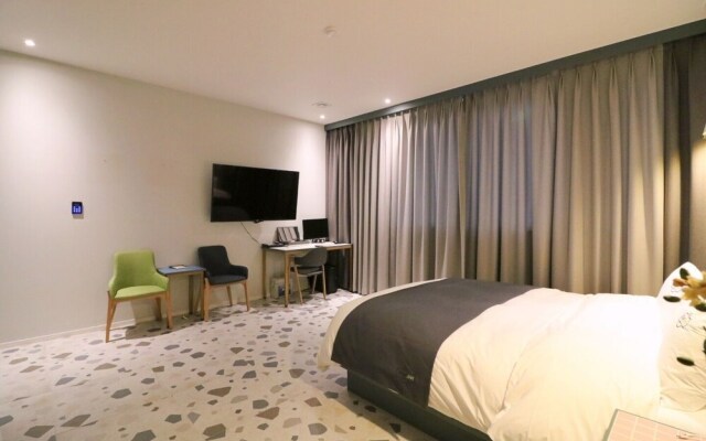 Stay-inn Hotel
