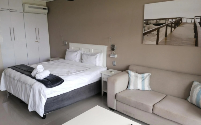 Beachfront resort @51 Brookes Hill Suites