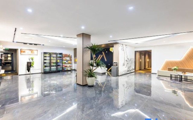 IU Hotel (Baodingxiong County)