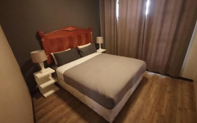 Easy Stay - The Vantage