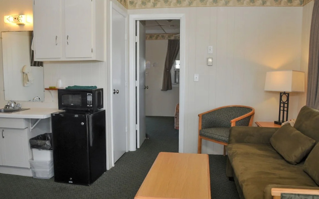 Friendship Oceanfront Suites
