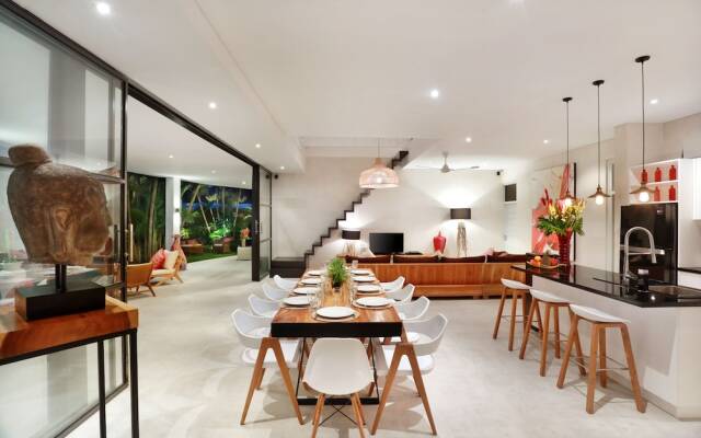 Seminyak White Design Villa