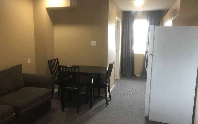 Voyageur Motel