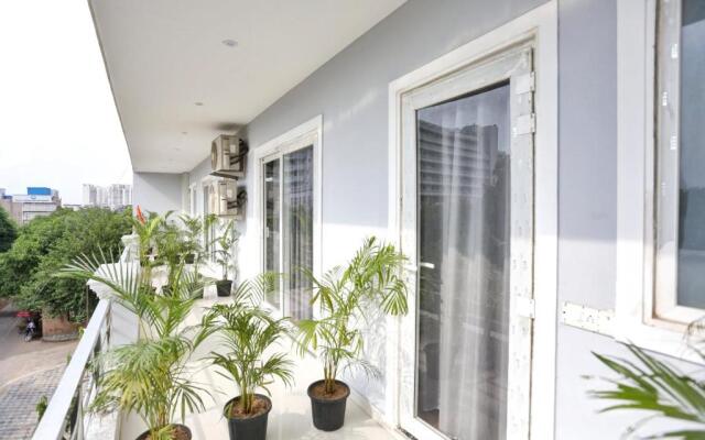 OYO Townhouse 1101 Birdhouse South City Near Omaxe Gurgaon Mall