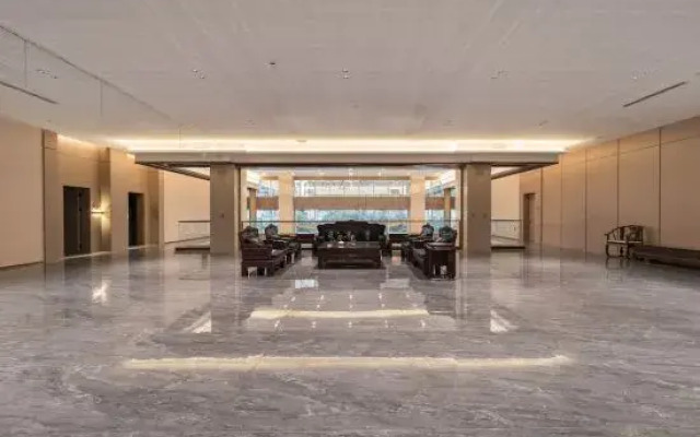 Starway Hotel (Zhangye West Railway Station District Government)