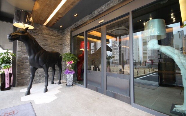 Brown Dot Hotel Jinhae