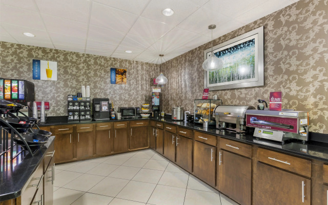 Best Western Plus Richmond Hill Inn