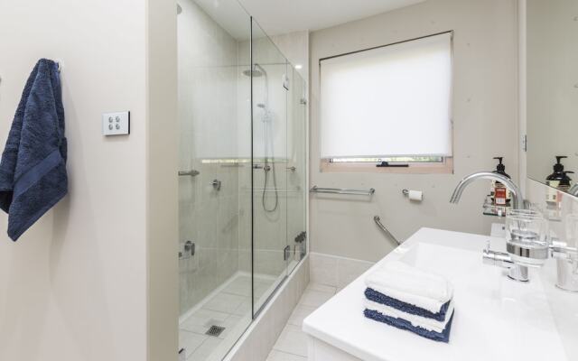 3 Bedroom Waterfront Penthouse on the Hawkesbury