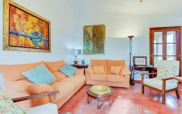 Villa in Consell With Private Pool, air Conditioning and Wifi