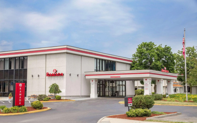 HomeTowne Studios by Red Roof Painted Post