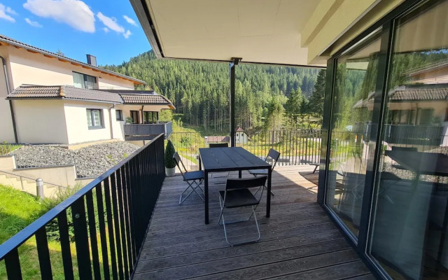 Luxury Apartment With Stunning Mountain View