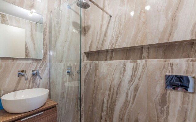 Design Central Suite in Heraklion