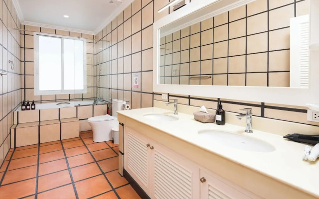 Luxury 4BR Private 425sqm Party Pool Villa