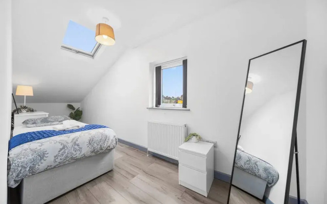 2 Bedroom Luxury Apartment Near Leeds City Centre