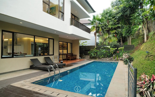 Oyama City View 4BR Villa with a Heated Pool