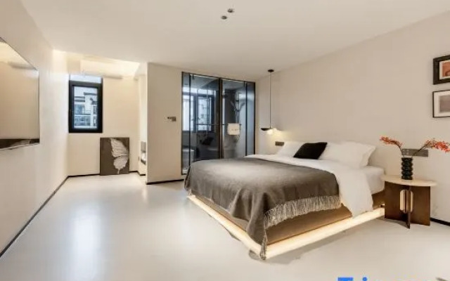 Yaliang Flower and Bird Collection Bed and Breakfast