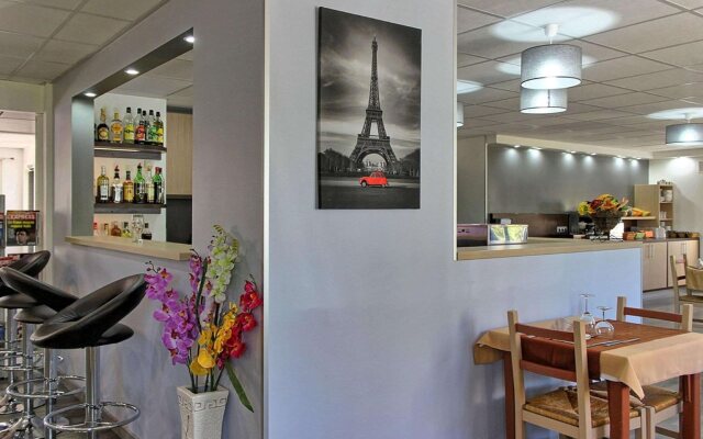Hotel Restaurant La Chaumiere Les Mureaux - Flins