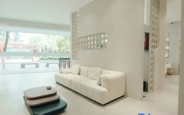 ShiJI Apartment