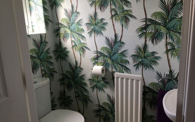 Impeccable Modern Two Bed House in Colwyn Bay