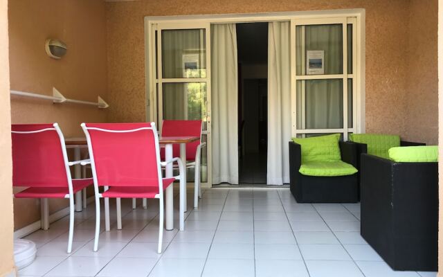 Cap Esterel Appartement climatisé Jardin Clos