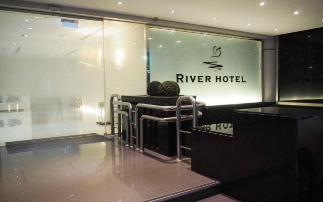 The Riverside Hotel Esthetics