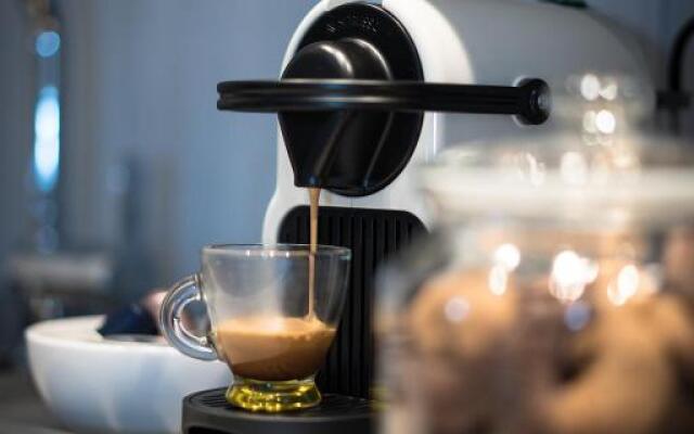 Laura Family Apartments