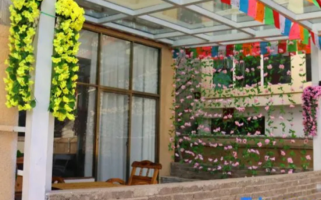 Deqin Feilai Temple Jinchenyuan Homestay — 2-star hotel in Deqin