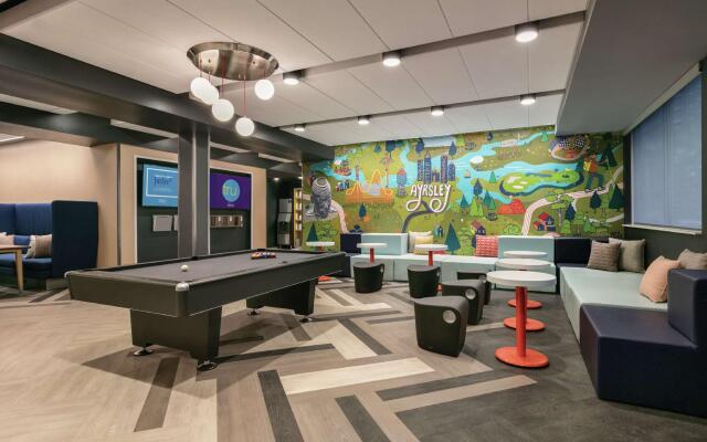 Tru by Hilton Charlotte Ayrsley