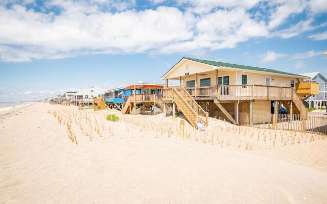 Dip Inn by Oak Island Accommodations