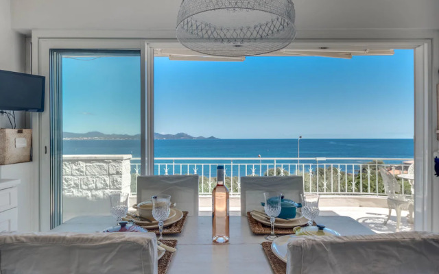 Luxury Villa with Jacuzzi in Les Issambres