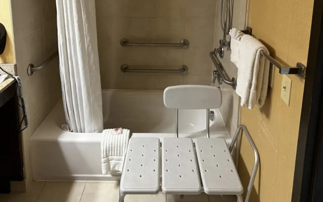 Comfort Inn & Suites Frisco East - McKinney