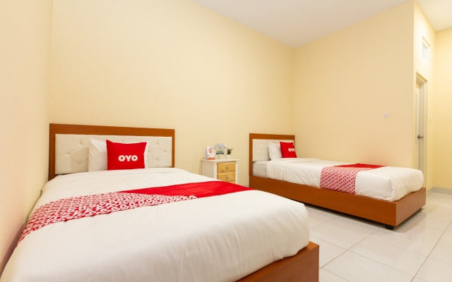 OYO 2008 Sellinas Family Residence Syariah